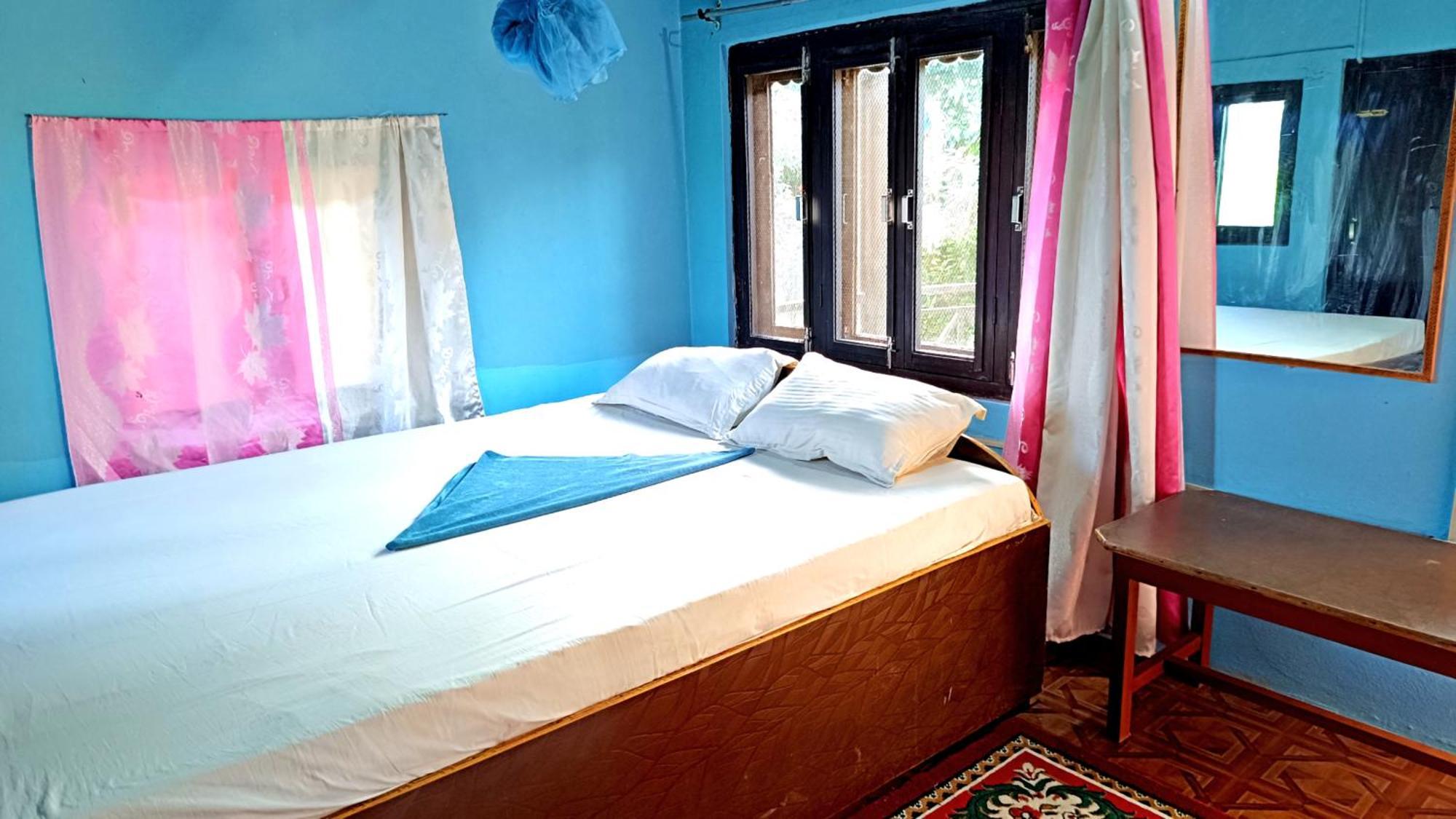 Mr. B'S Place Bardiya 객실 사진