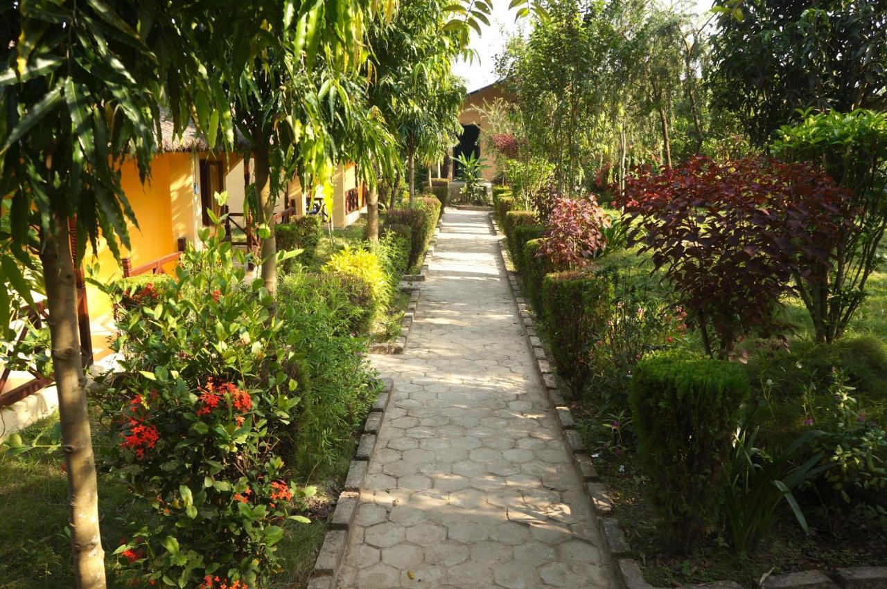 Mr. B'S Place Bardiya 외부 사진